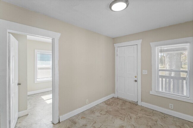 Foto del edificio - Cute 2bdrm/1bath house with large fenced y...