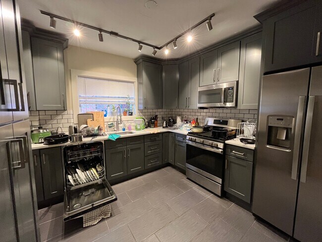 Foto del edificio - 6726 McPherson Blvd