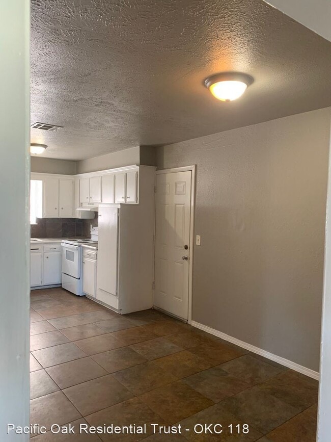 Building Photo - 3 br, 2 bath House - 1205 NW 105th St