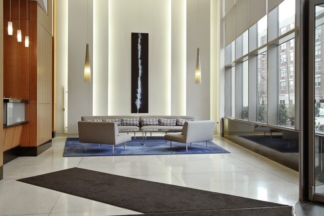 Building Photo - 100 E 14th St