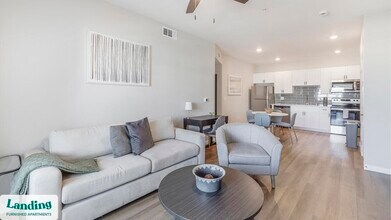 Building Photo - 760 S Boulder Hwy