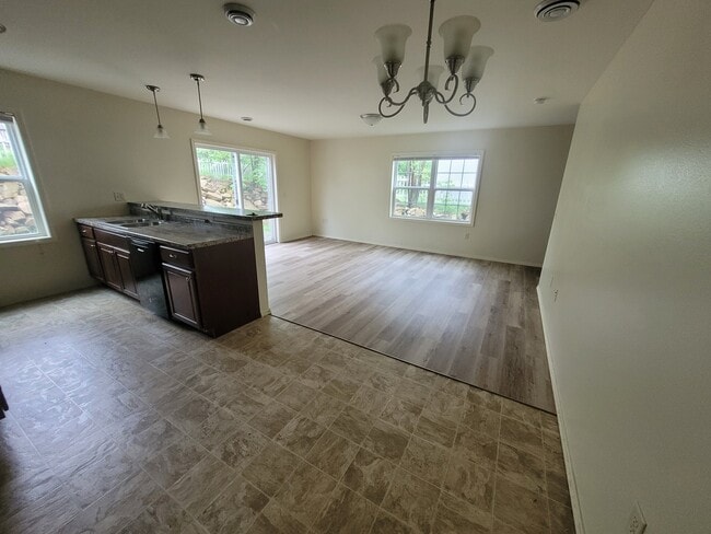 Building Photo - 3301 Echo Dells Ave