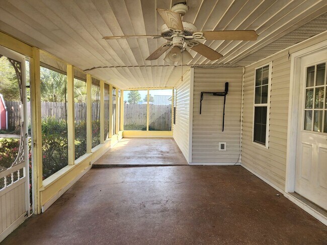 Foto del edificio - Adorable back yard in Gulf Shores - 3/2