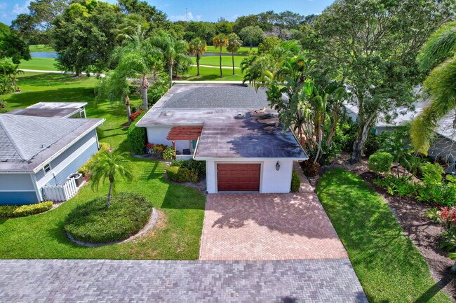 Foto del edificio - 13708 Whispering Lakes Ln