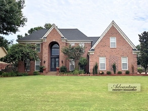 Building Photo - 1286 Creek Valley Dr