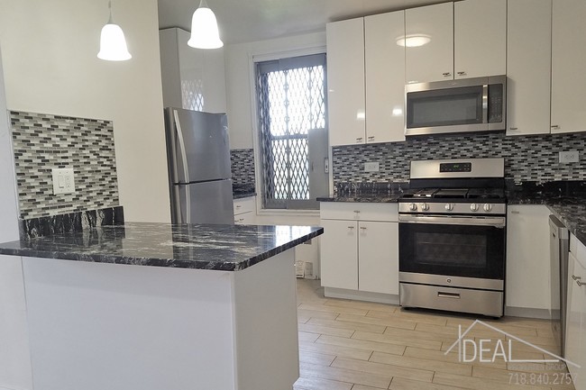 Building Photo - No Fee -Amazing 2BR in Midwood