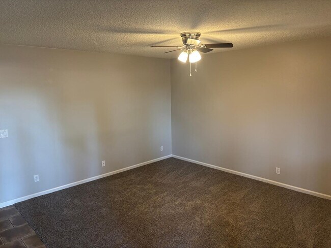 Foto del edificio - 321 N Horne