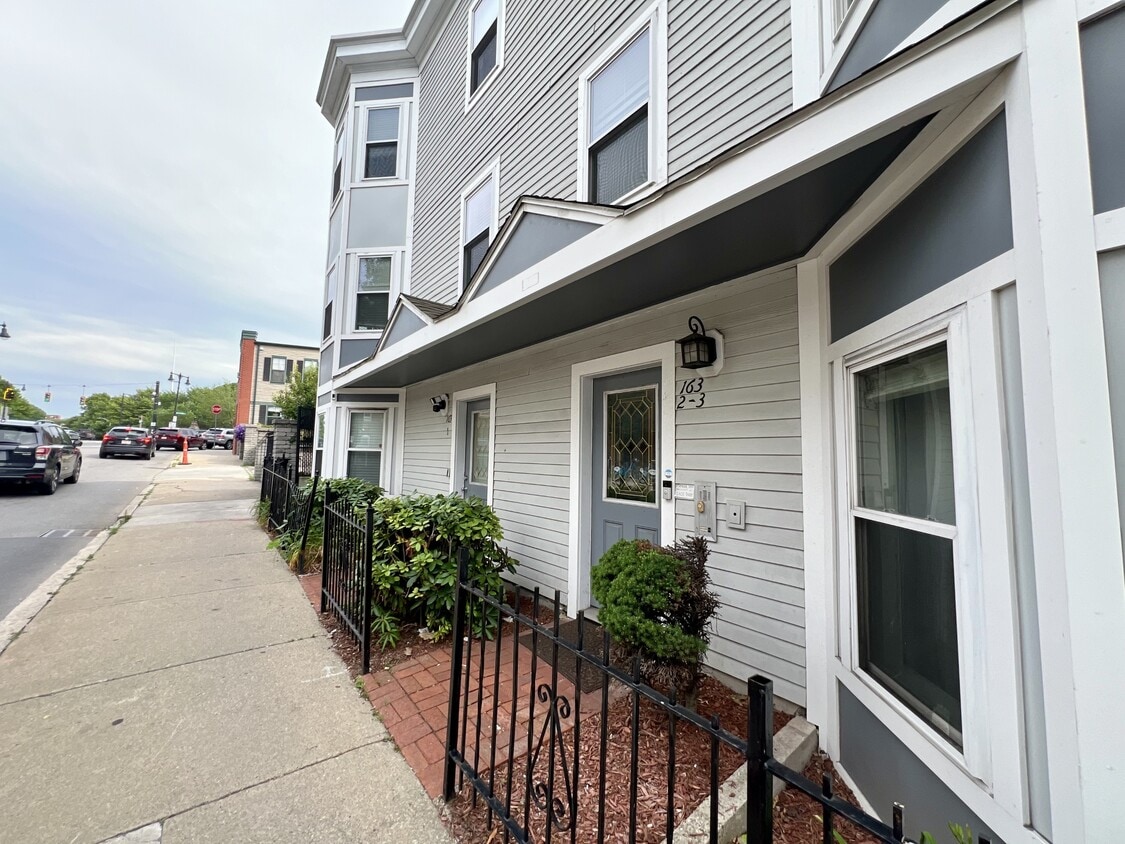 Photo - 163 E Cottage St (Boston, MA)