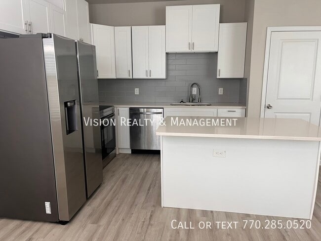 Foto del edificio - 8332 Triple Crown Dr