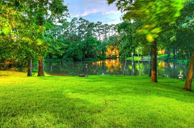 Foto del edificio - 333 W Friar Tuck Ln