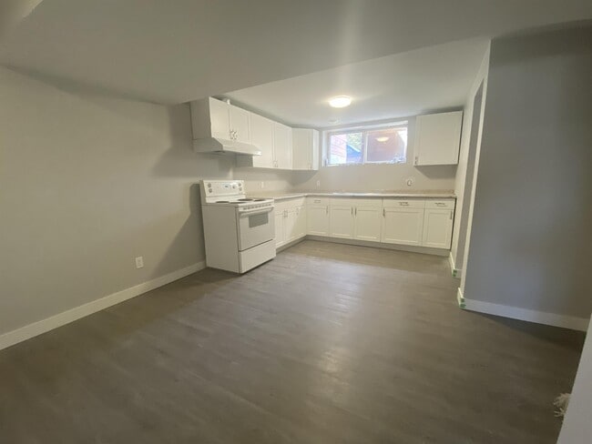 Building Photo - 360 Ontario St