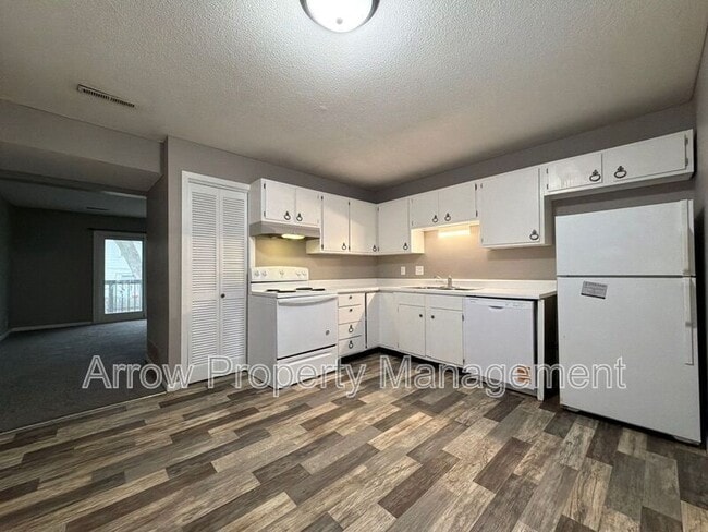 Building Photo - 1027 A St