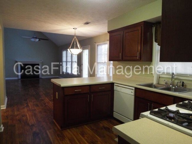 Foto del edificio - 4874 Clubgreen Smt