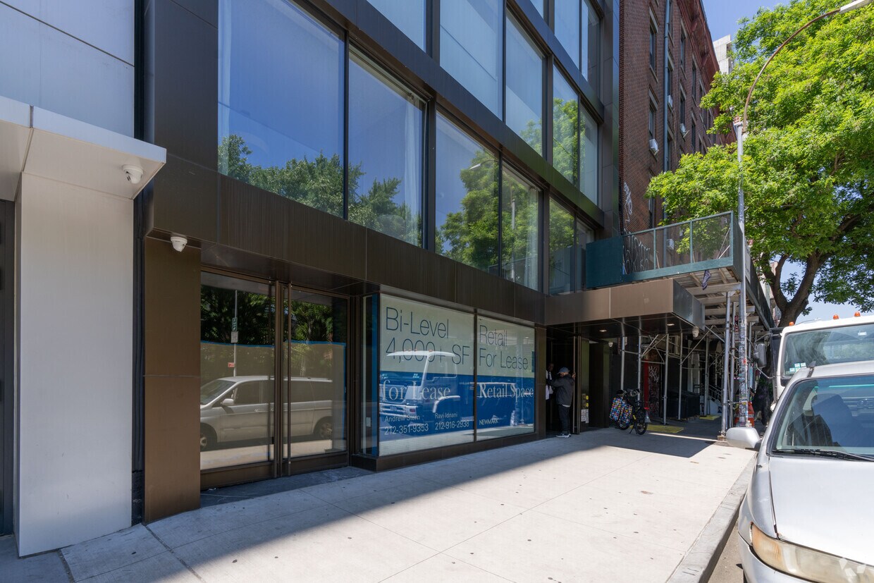 Entrance - 175 Chrystie St