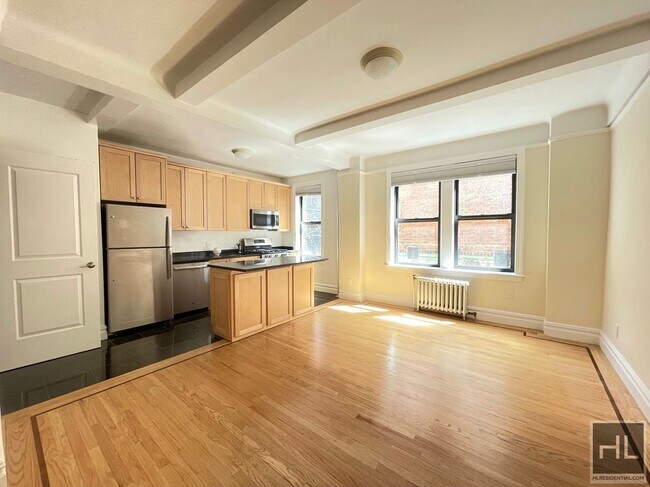 Building Photo - EAST 92 STREET