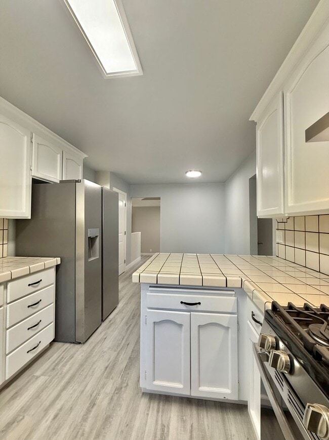 Building Photo - 72 Millar Ave