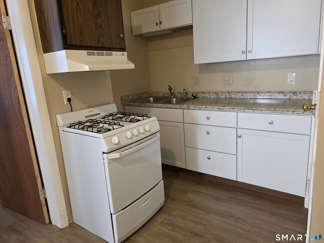 Building Photo - 41 Baltic St