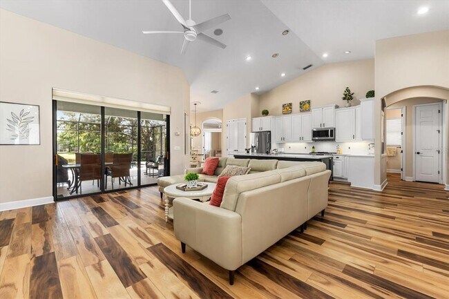 Building Photo - 14261 Sundial Pl