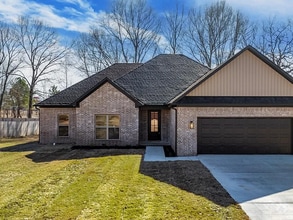 Building Photo - 145 Hayden Dr
