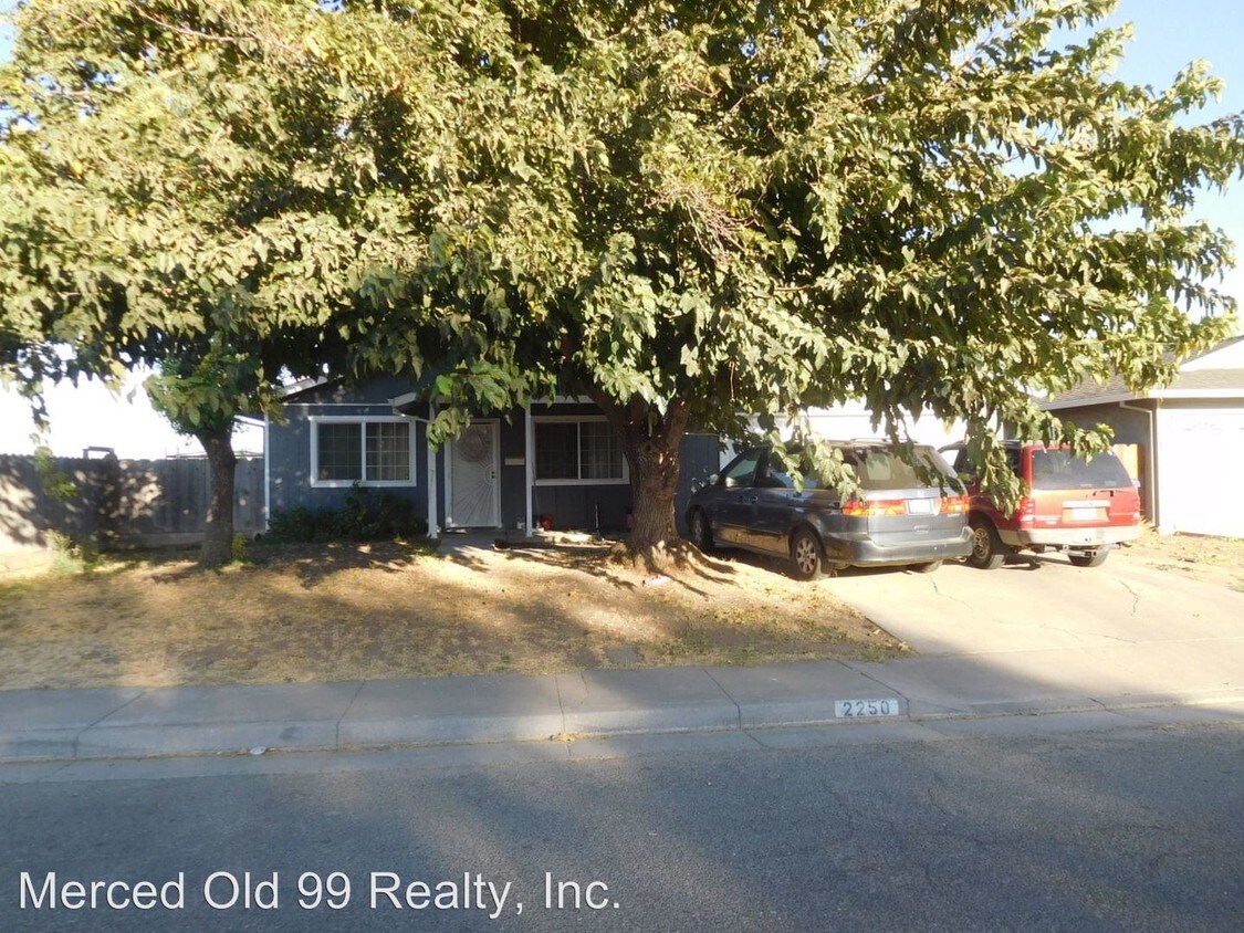 Primary Photo - 2250 Drake Ave