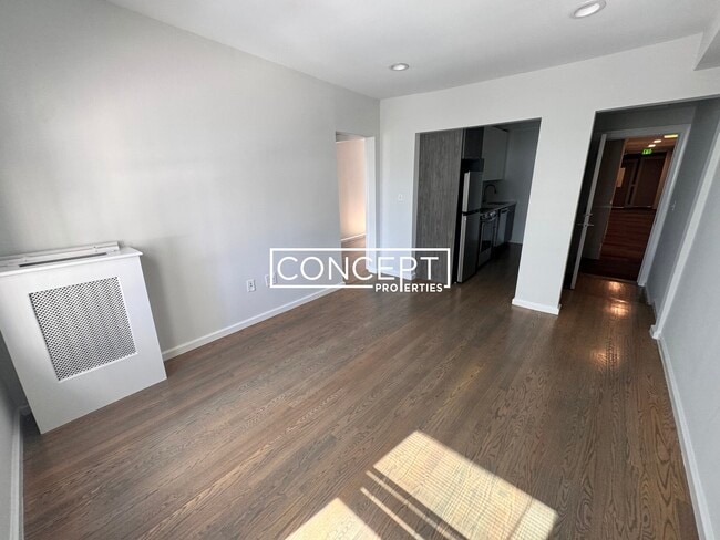 Building Photo - 19 Peterborough St