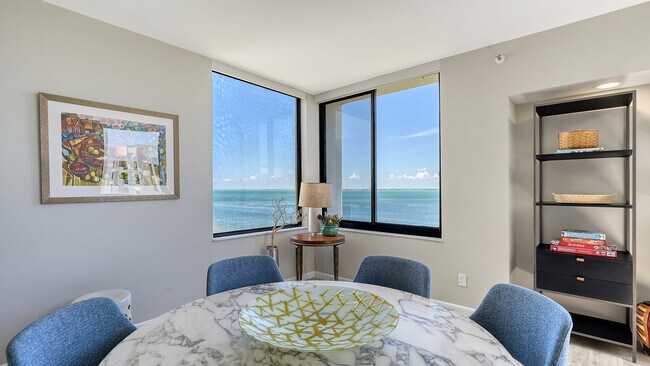 Building Photo - 2020 Harbourside Dr