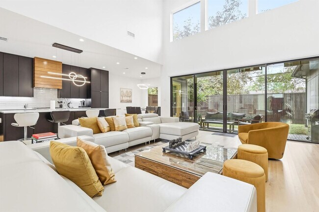 Foto del edificio - 3714 Highgrove Dr