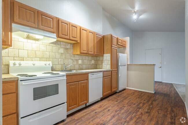 Acadian Apartments Brookpark Oh Apartments Com