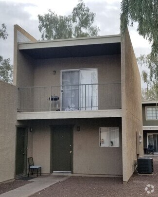 Building Photo - 2839 E Le Marche Ave