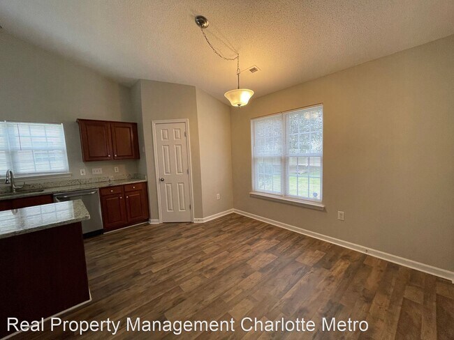 Building Photo - 3 br, 2.5 bath House - 11616 Placer Maple ...