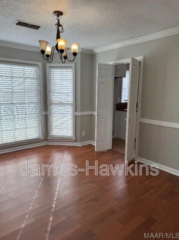 Foto del edificio - 3616 Oak Shadow Ln