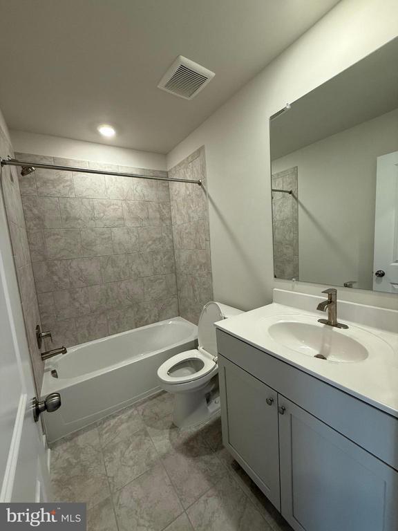 Building Photo - 2275 Marcy Dr