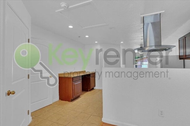 Foto del edificio - 2313 Piercy Way