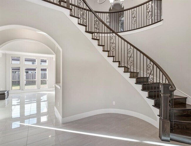Building Photo - 5402 Pipers Creek Ct