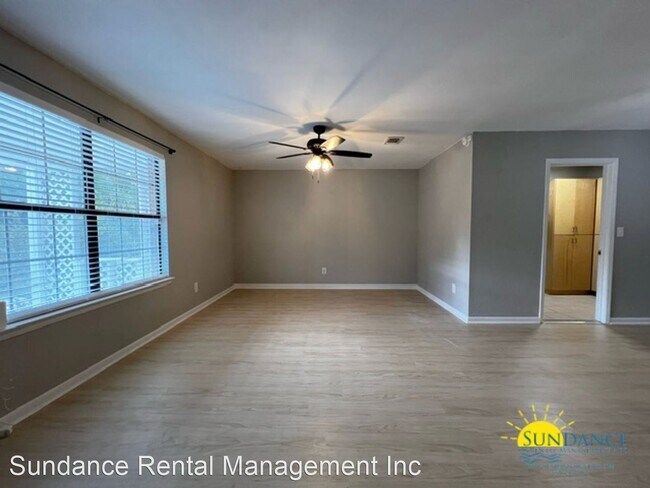 Building Photo - 4 br, 2 bath House - 181 W. North Ave