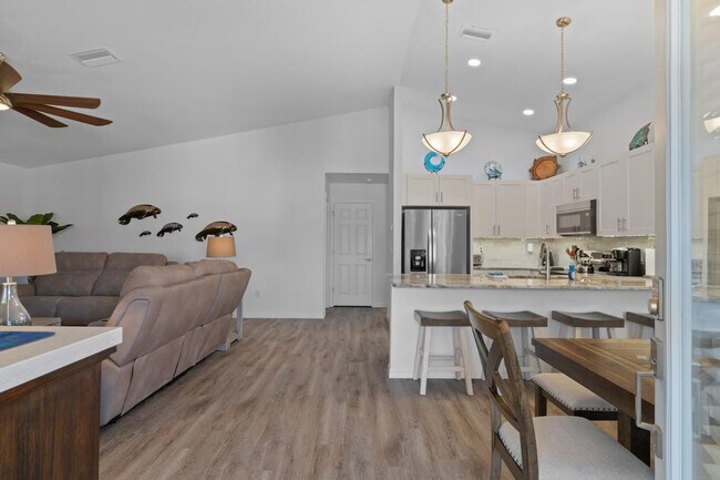 Foto del edificio - 4860 S Tromp Lp