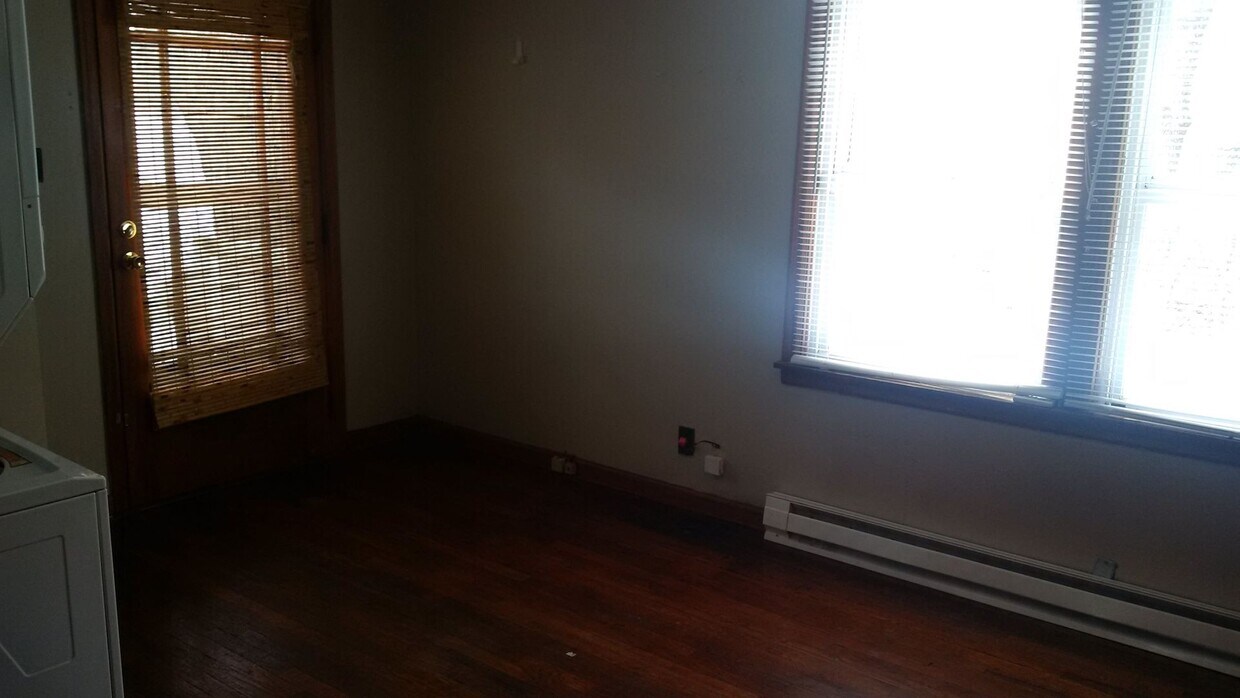 Primary Photo - Private 1 bed/1 bath house by IU Golf Course!