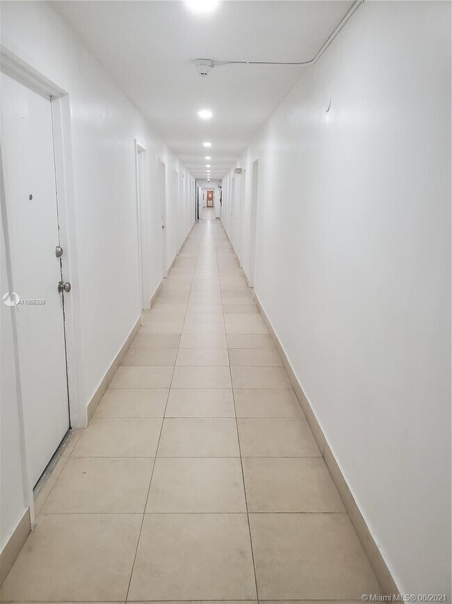 Foto del edificio - 16800 NE 15th Ave