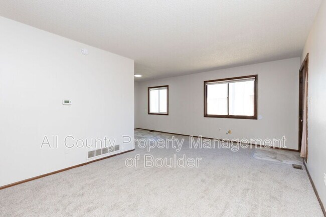 Foto del edificio - 2330 Wedgewood Ave