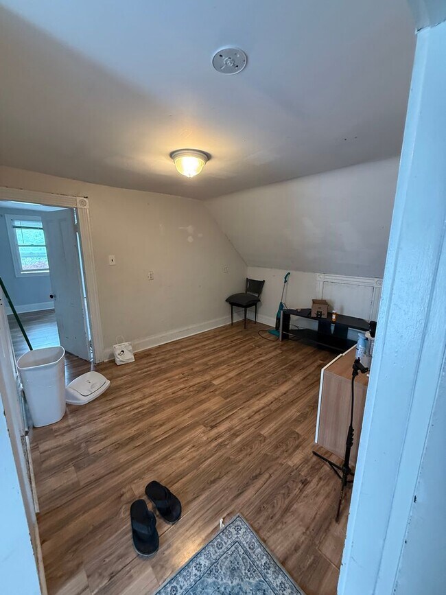 Foto del edificio - Allston 5 Bed – 1,700 Sq Ft – W/D in Unit – No Fee – 9/1