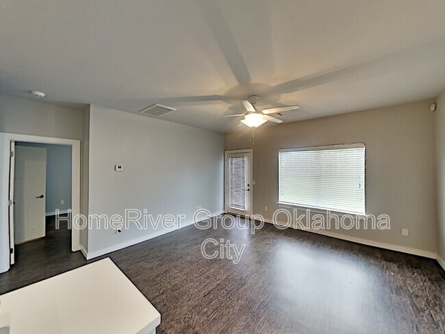 Foto del edificio - 17604 Hampton Park Dr