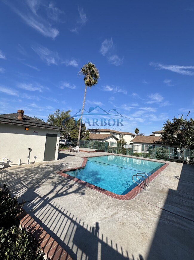 Foto del edificio - 23520 S Western Ave