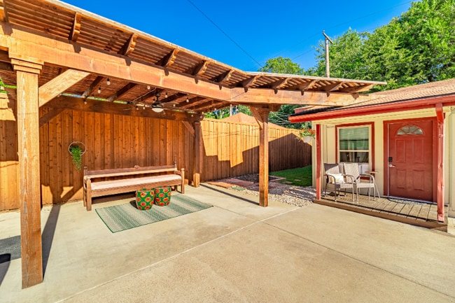 Photo - 915 Stewart Dr House