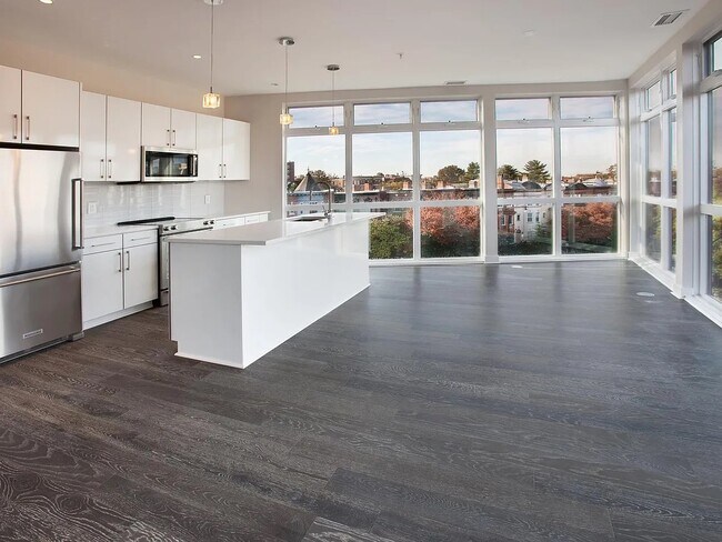 Foto del edificio - 1794 Lanier Pl NW