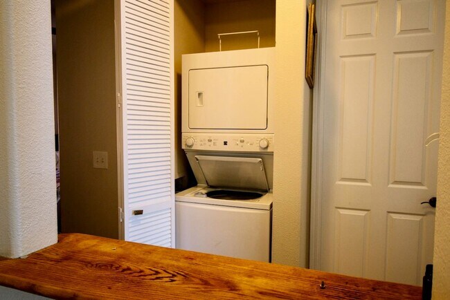 Building Photo - 95-996-996 Wikao St