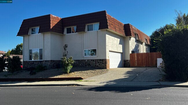 Building Photo - 5615 San Luis Ct