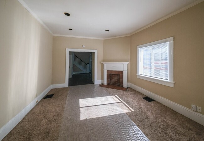 Building Photo - 623 Lafayette Ave