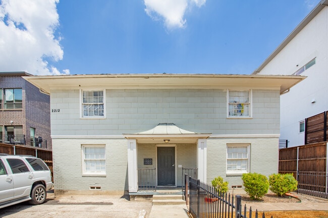 Building Photo - Fitzhugh Apartments