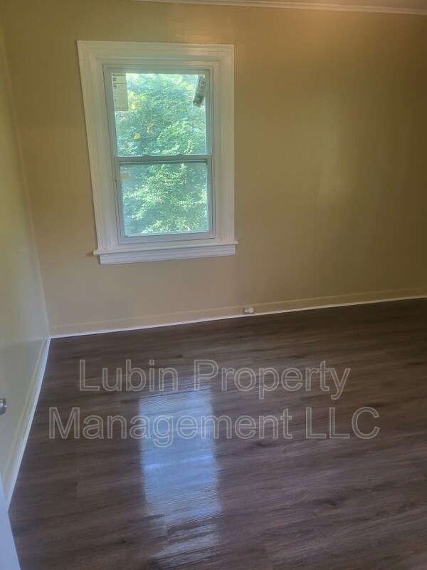 Building Photo - 1087 Parkland Rd