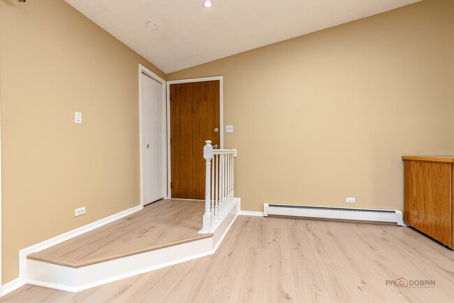 Building Photo - 4 Echo Ct